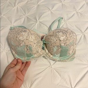 Victoria’s Secret Push Up Bra 32B